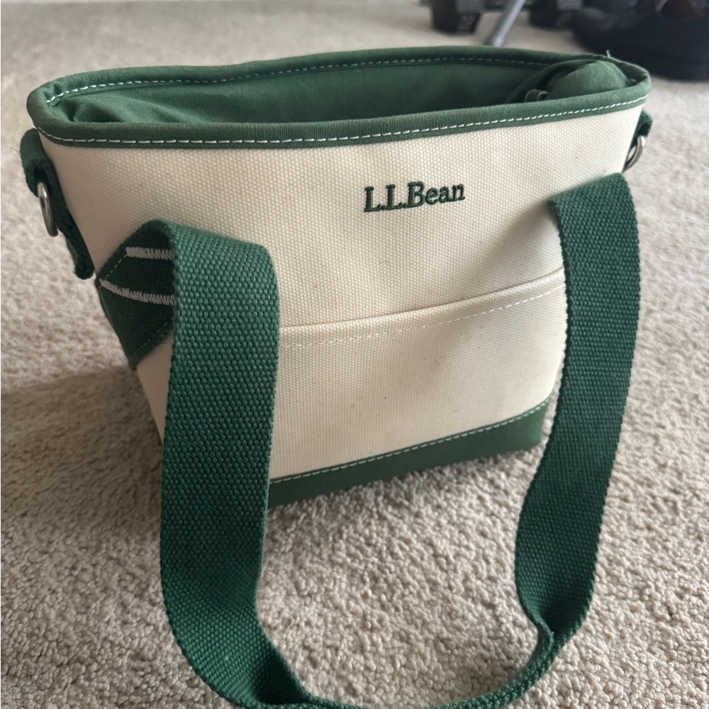 L.L. Bean Green and Cream Women's Insulated Mini Lunch Tote